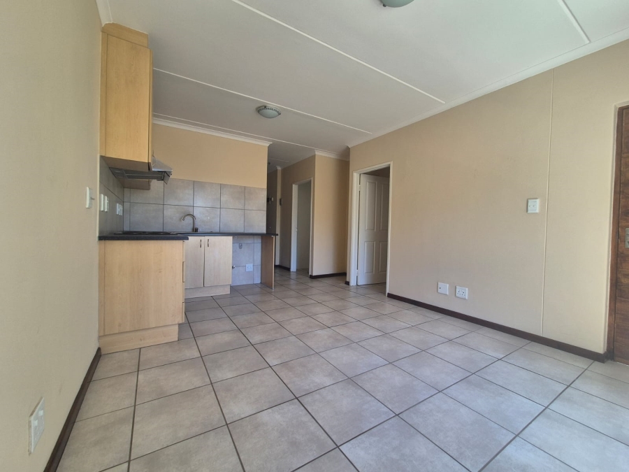 To Let 2 Bedroom Property for Rent in Buh Rein Estate Western Cape